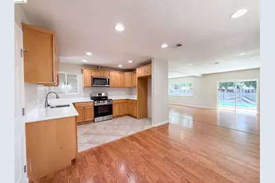 1496 Soccer Ct, Concord, CA 94518 - Photo 16