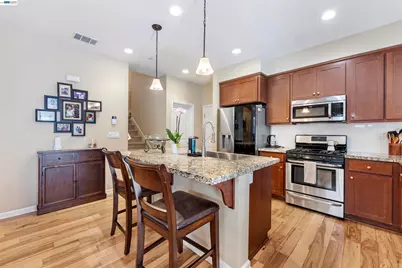 22647 Myrtle Cir, Hayward, CA 94541 - Photo 10