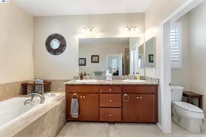 22647 Myrtle Cir, Hayward, CA 94541 - Photo 24
