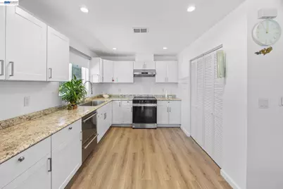 2000 Miramar Ave, Castro Valley, CA 94578 - Photo 18