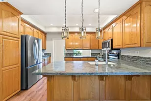23661 Glenbrook Ln, Hayward, CA 94541 - Photo 32