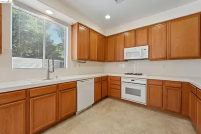 514 Frogs Leap Ct, Fairfield, CA 94534 - Photo 16