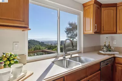 3406 Otter Ct, Hayward, CA 94542 - Photo 14