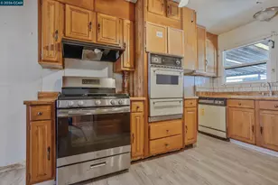 560 25th St, Richmond, CA 94804 - Photo 8