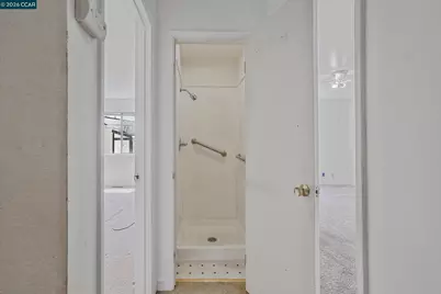 560 25th St, Richmond, CA 94804 - Photo 20
