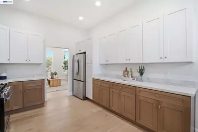 1325 B St, Hayward, CA 94541 - Photo 8