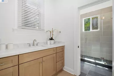 1325 B St, Hayward, CA 94541 - Photo 24