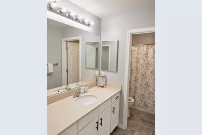 697 Landmark Pt, Lathrop, CA 95330 - Photo 20