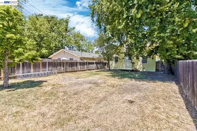 3534 20th Ave, Sacramento, CA 95820 - Photo 14