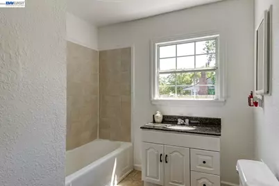 3534 20th Ave, Sacramento, CA 95820 - Photo 4