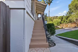 3917 Columbian Dr, Oakland, CA 94605 - Photo 36