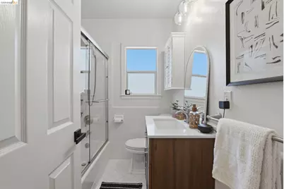 3917 Columbian Dr, Oakland, CA 94605 - Photo 24