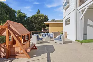 3917 Columbian Dr, Oakland, CA 94605 - Photo 32