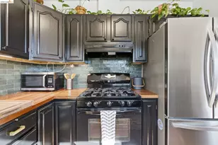 3917 Columbian Dr, Oakland, CA 94605 - Photo 10