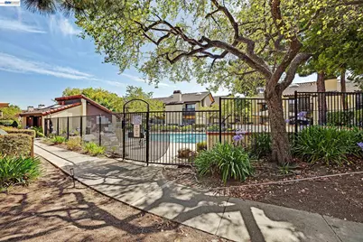 13725 Seagate Dr, San Leandro, CA 94577 - Photo 28