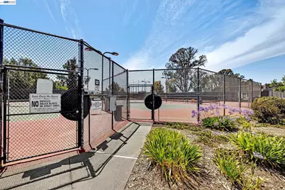 13725 Seagate Dr, San Leandro, CA 94577 - Photo 32