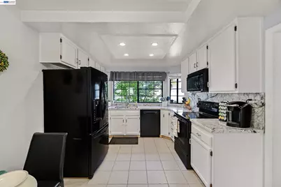 13725 Seagate Dr, San Leandro, CA 94577 - Photo 10