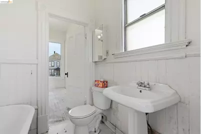 956 53rd St, Oakland, CA 94608 - Photo 34