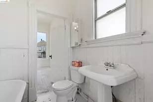 956 53rd St, Oakland, CA 94608 - Photo 34