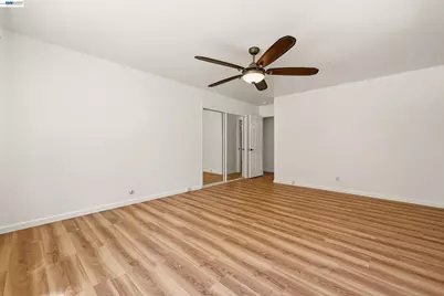 10160 Crow Canyon Rd, Castro Valley, CA 94552 - Photo 18