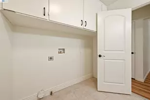 10160 Crow Canyon Rd, Castro Valley, CA 94552 - Photo 22
