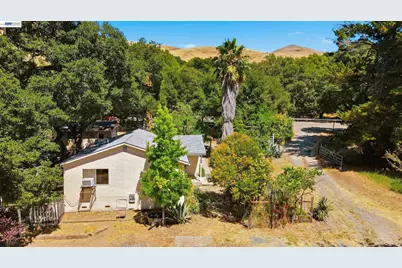 10160 Crow Canyon Rd, Castro Valley, CA 94552 - Photo 32