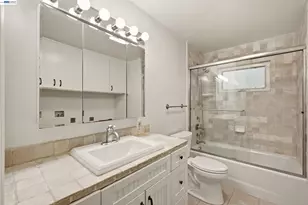10160 Crow Canyon Rd, Castro Valley, CA 94552 - Photo 20