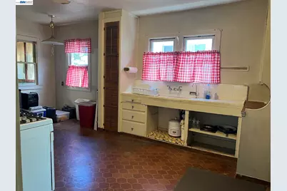 2115 Havenscourt Blvd, Oakland, CA 94621 - Photo 14
