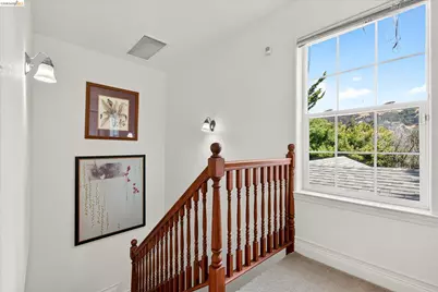 7925 Greenly Dr, Oakland, CA 94605 - Photo 26