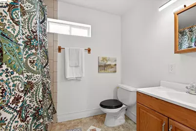 7925 Greenly Dr, Oakland, CA 94605 - Photo 32