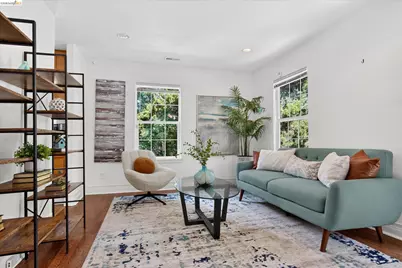 7925 Greenly Dr, Oakland, CA 94605 - Photo 10