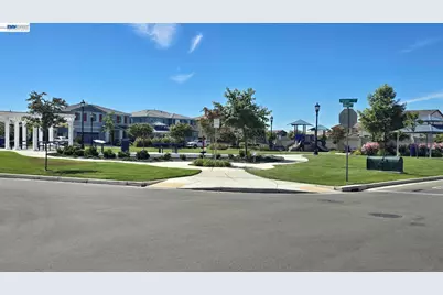 10007 Baltisan Ln, Stockton, CA 95219 - Photo 14