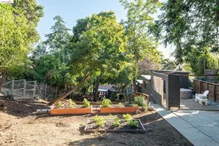 7848 Hillmont Dr, Oakland, CA 94605 - Photo 26