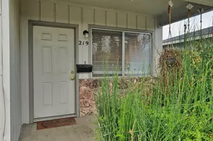 219 Kingston Ln, Modesto, CA 95354 - Photo 10