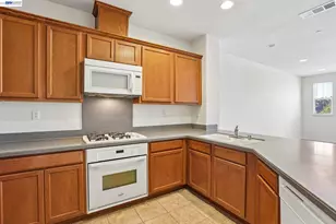 131 Burbank St, Hayward, CA 94541 - Photo 10