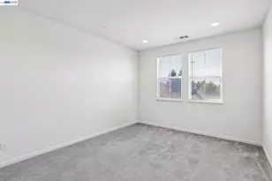 131 Burbank St, Hayward, CA 94541 - Photo 18