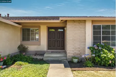 4975 Silverado Dr, Fairfield, CA 94534 - Photo 4
