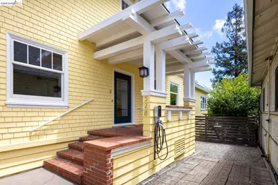 528 Haddon Rd, Oakland, CA 94606 - Photo 2