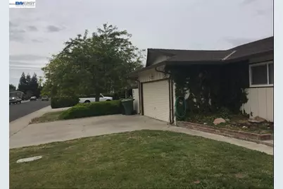 953 7th, Ripon, CA 95366 - Photo 2