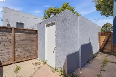 2600 Sacramento St, Berkeley, CA 94702 - Photo 32