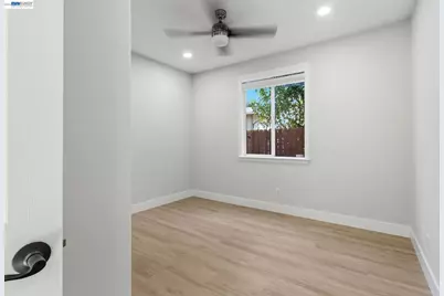 2200 Lotus Way, Tracy, CA 95376 - Photo 28