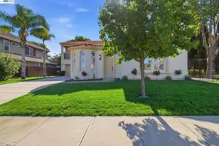 2200 Lotus Way, Tracy, CA 95376 - Photo 2