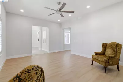 2200 Lotus Way, Tracy, CA 95376 - Photo 8