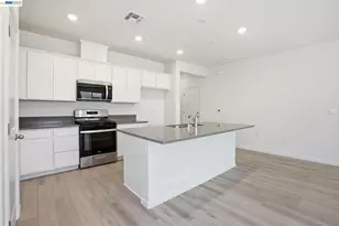 16047 Pirates Cv Ln, Lathrop, CA 95330 - Photo 10