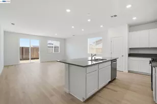 16047 Pirates Cv Ln, Lathrop, CA 95330 - Photo 8