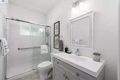 17208 President Dr, Castro Valley, CA 94546 - Photo 34