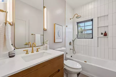 5956 Canning St, Oakland, CA 94609 - Photo 32