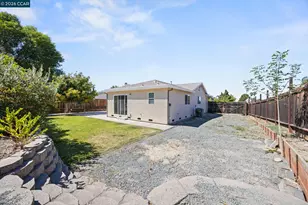 2274 Mt Whitney Dr, Pittsburg, CA 94565 - Photo 26