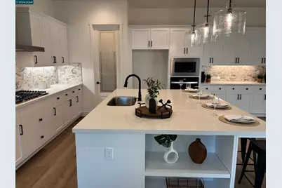 16127 Purdy Court, Lathrop, CA 95330 - Photo 6