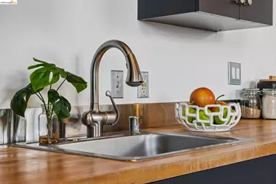 247 4th St #301, Oakland, CA 94607 - Photo 18